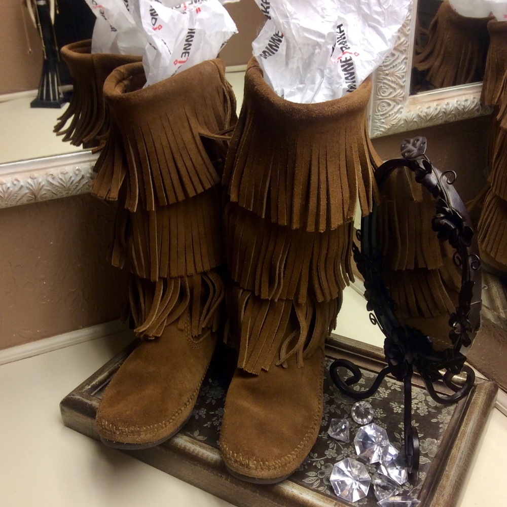 Minnetonka size 8
